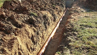 Копка траншей для водопровода в Твери: цена за метр от 945 руб.